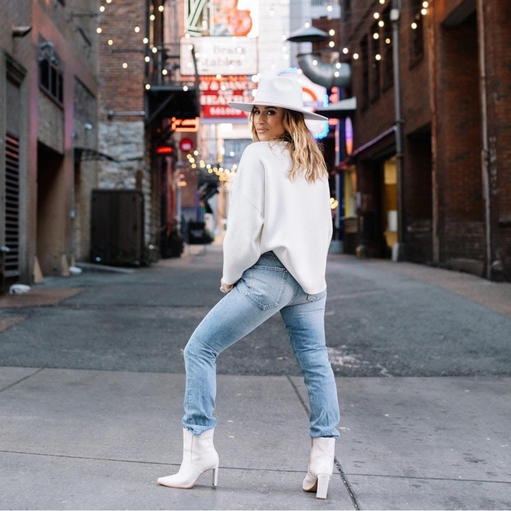 NWT Kaanas x Jesse James Decker Chicago Boots